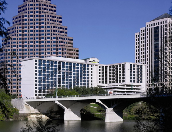 Radisson Hotel & Suites Austin Downtown